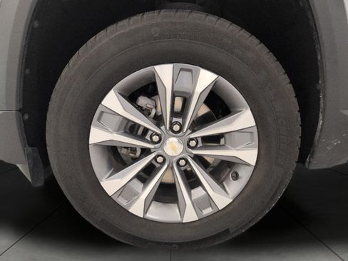 Used 2025 Chevrolet Equinox LT AWD/4WD image 3
