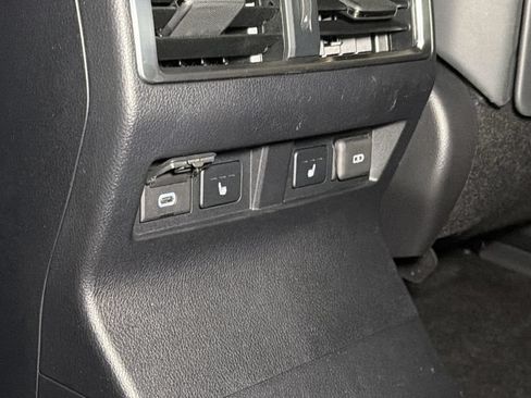 Used 2024 Lexus GX 550 AWD/4WD image 19