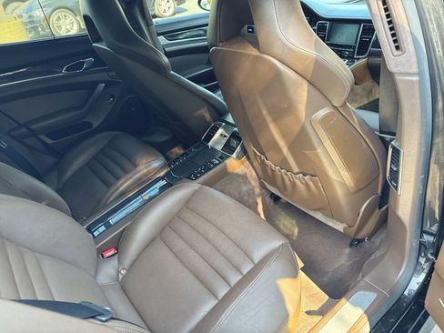 Used 2015 Porsche Panamera GTS image 32