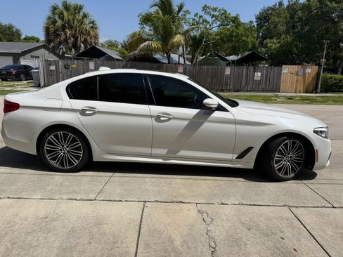 Used 2018 BMW 530i w/ M Sport Package RWD image 3