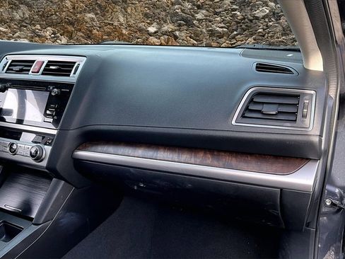 Used 2015 Subaru Outback 2.5i Limited image 15