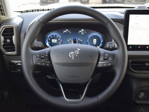 New 2025 Ford Bronco Sport Outer Banks image 8