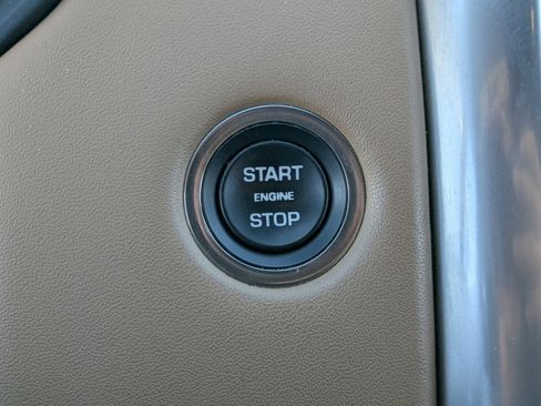 Used 2023 Land Rover Discovery HSE R-Dynamic image 32