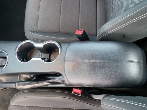 Used 2016 Ford Mustang Coupe image 21