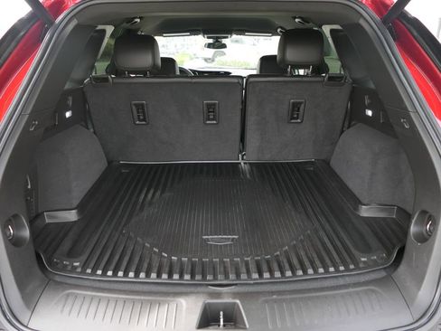 Used 2022 Cadillac XT5 Luxury w/ LPO, Floor Liner Package FWD image 22