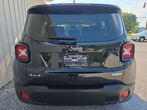 Used 2017 Jeep Renegade Latitude w/ Cold Weather Group AWD/4WD image 8