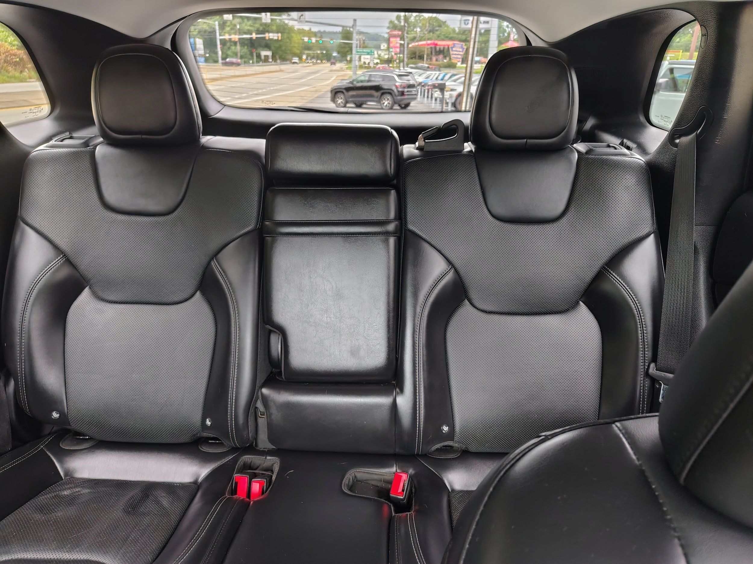 Used 2019 Jeep Cherokee Limited AWD/4WD image 23