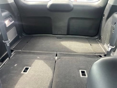 Used 2021 Ford Explorer XLT w/ Equipment Group 202A AWD/4WD image 9