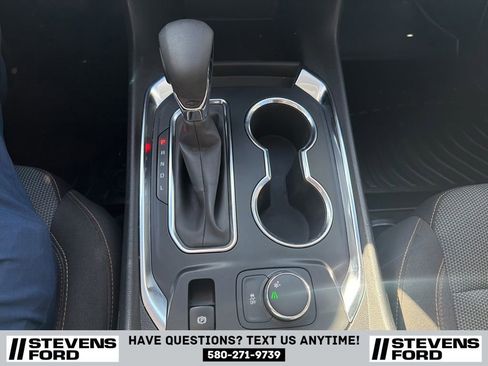 Used 2021 Chevrolet Traverse LT FWD image 28