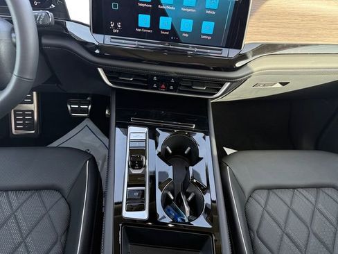 New 2025 Volkswagen Atlas SEL Premium R-Line image 11