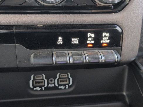 Used 2022 RAM 1500 Laramie w/ Sport Appearance Package image 18