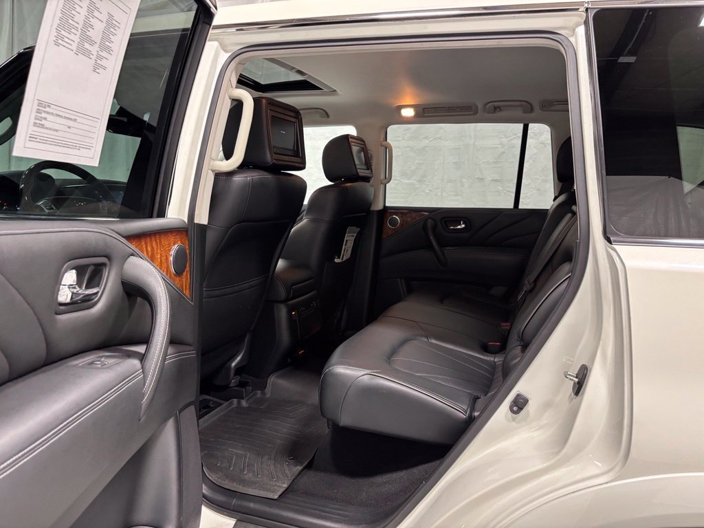 Used 2015 INFINITI QX80 4WD w/ Deluxe Technology Package image 41