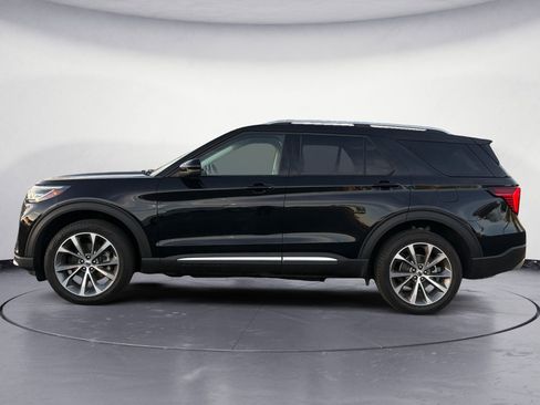 Used 2025 Ford Explorer Platinum w/ Ultimate Package AWD/4WD image 2
