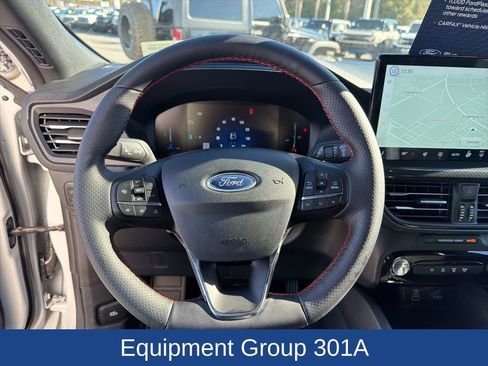 Certified 2025 Ford Escape ST-Line w/ Equipment Group 301A image 19