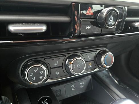 New 2025 Nissan Kicks SV w/ SV Premium Package image 18