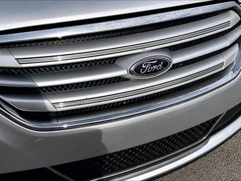 Used 2019 Ford Taurus Limited FWD image 29