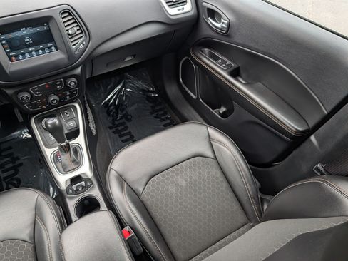 Used 2021 Jeep Compass Latitude w/ Driver Assistance Group AWD/4WD image 11
