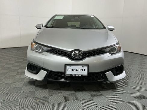 Used 2018 Toyota Corolla iM FWD image 3
