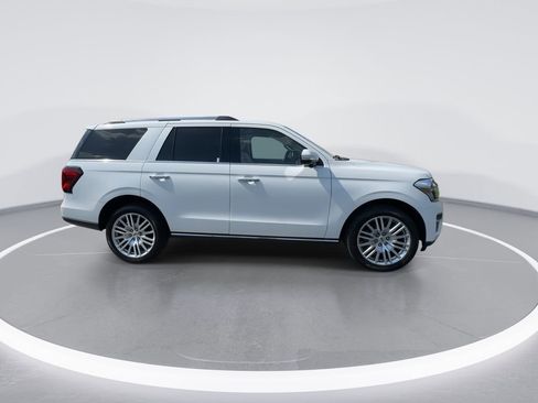 Used 2024 Ford Expedition Limited AWD/4WD image 9