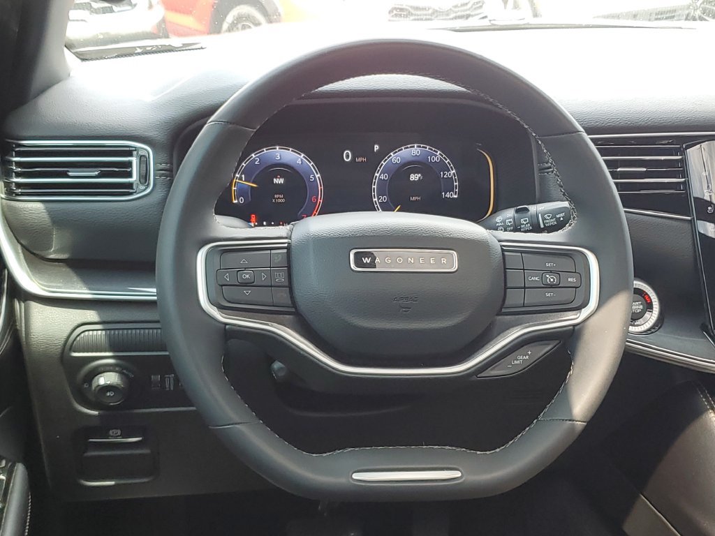 Used 2023 Jeep Wagoneer 4WD w/ Premium Group I image 11