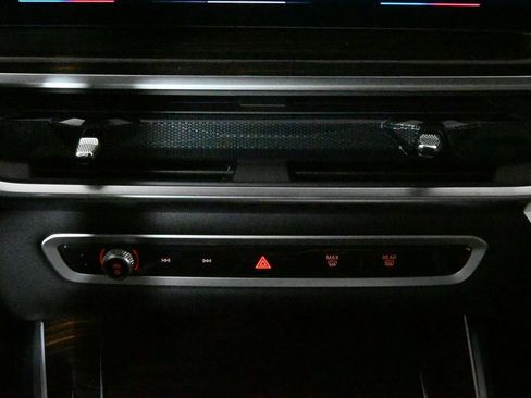 Used 2026 BMW X5 xDrive40i w/ M Sport Package image 24