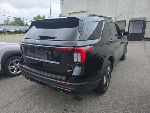 Used 2025 Ford Explorer ST AWD/4WD image 6