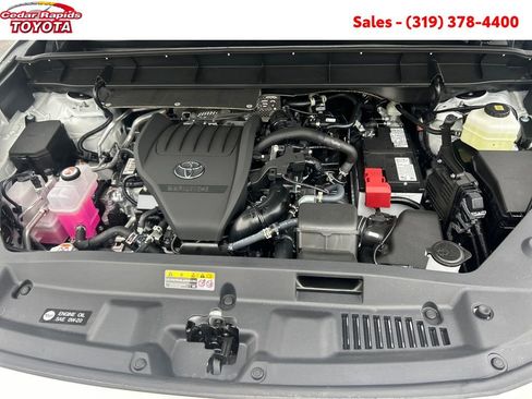 New 2026 Toyota Highlander XLE image 18
