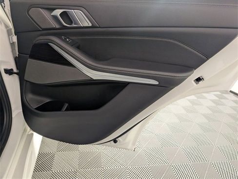 Used 2021 BMW X5 xDrive40i w/ M Sport Package image 35