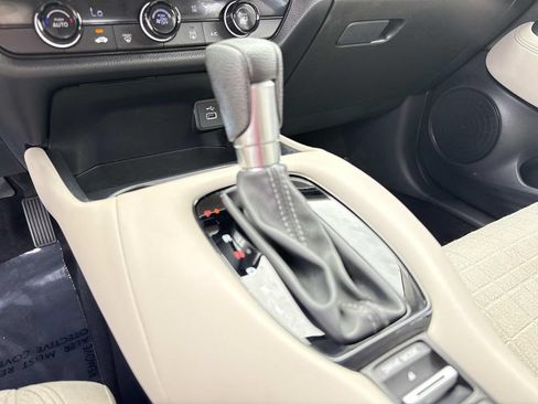 Used 2024 Honda HR-V LX image 31