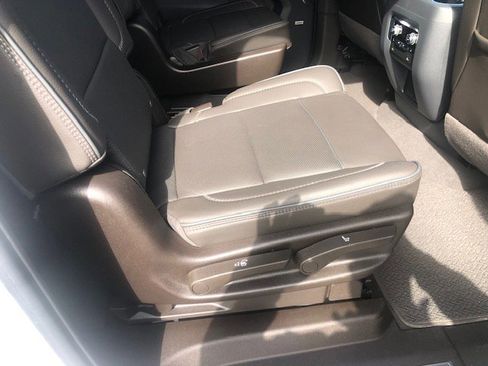 Used 2022 GMC Yukon XL Denali image 24