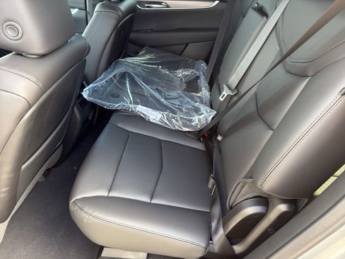 New 2026 Cadillac XT5 Luxury image 21