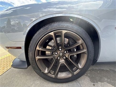 Used 2022 Dodge Challenger R/T Scat Pack w/ Dynamics Package image 32