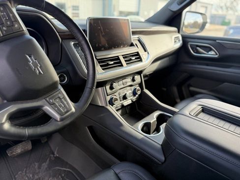 Used 2023 Chevrolet Suburban Z71 w/ Luxury Package image 4