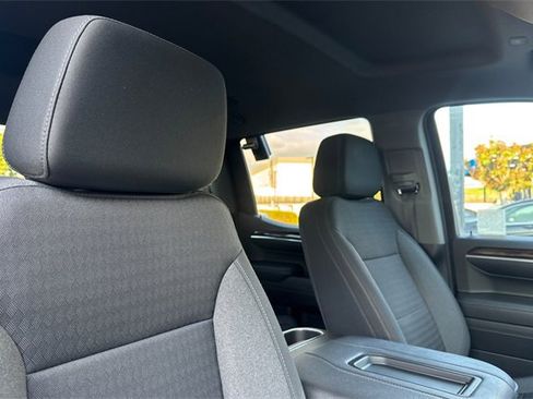 Used 2022 GMC Sierra 1500 Elevation w/ LPO, Elevation Black Package image 19