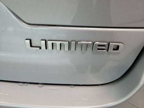 Used 2024 Jeep Grand Cherokee Limited AWD/4WD image 11
