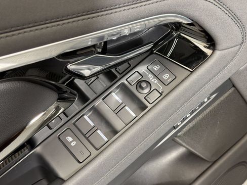 Used 2023 Land Rover Range Rover Evoque R-Dynamic SE AWD/4WD image 28