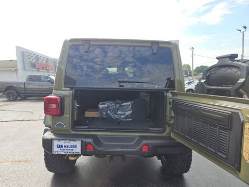 New 2025 Jeep Wrangler Unlimited Rubicon 392 image 12