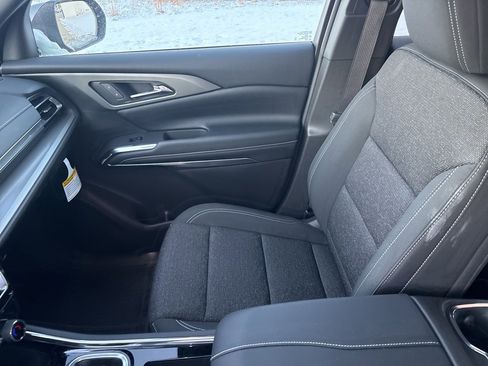 New 2025 Chevrolet Traverse LT w/ Midnight/Sport Edition image 17