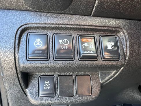 Used 2014 Nissan Leaf S image 17