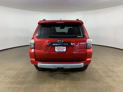 Used 2024 Toyota 4Runner TRD Off-Road Premium AWD/4WD image 10