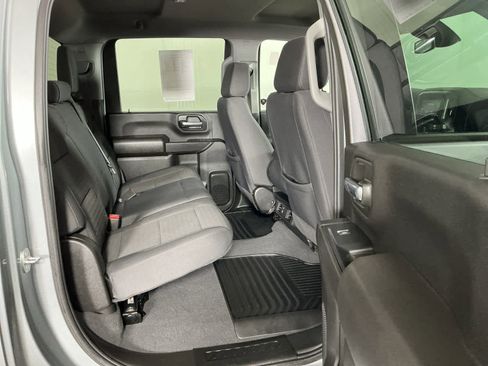 Used 2024 Chevrolet Silverado 2500 Custom w/ Custom Value Package image 5