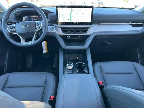 New 2026 Ford Explorer Active w/ Active Comfort Package image 8