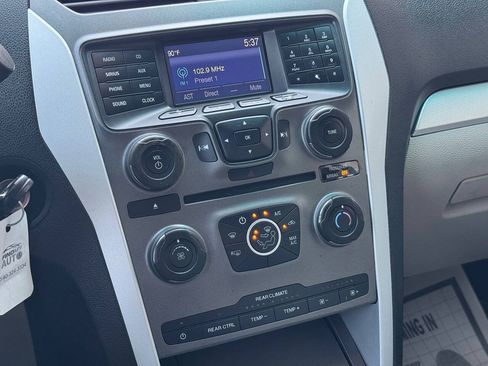 Used 2014 Ford Explorer XLT FWD image 19