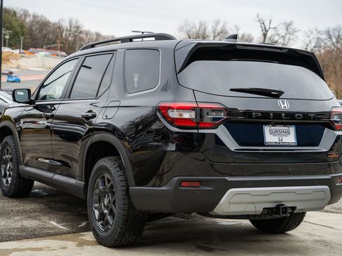 New 2025 Honda Pilot TrailSport image 5