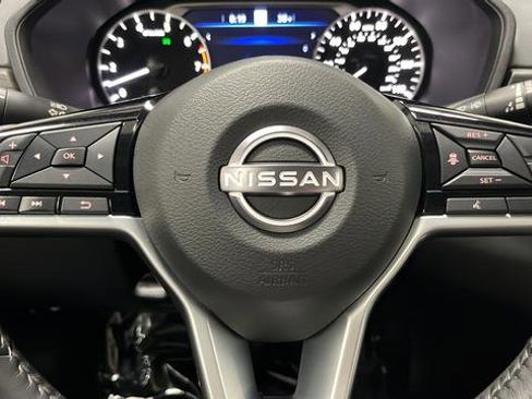 Used 2025 Nissan Altima 2.5 SL AWD/4WD image 16
