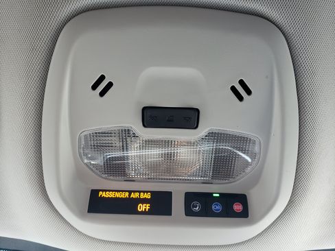 Used 2024 Chevrolet Trax LT w/ Driver Confidence Package FWD image 25