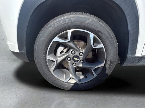Used 2024 Chevrolet Trax LT w/ Driver Confidence Package FWD image 15
