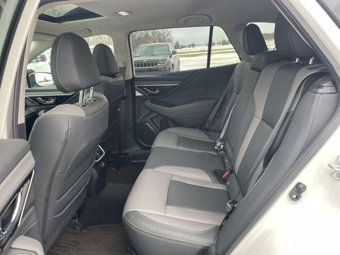 Used 2025 Subaru Outback Onyx Edition image 10