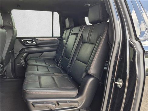 Used 2022 Chevrolet Suburban RST RWD image 18