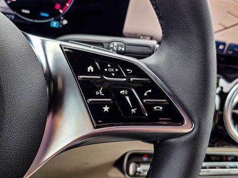 New 2025 Mercedes-Benz GLA 250 4MATIC image 24